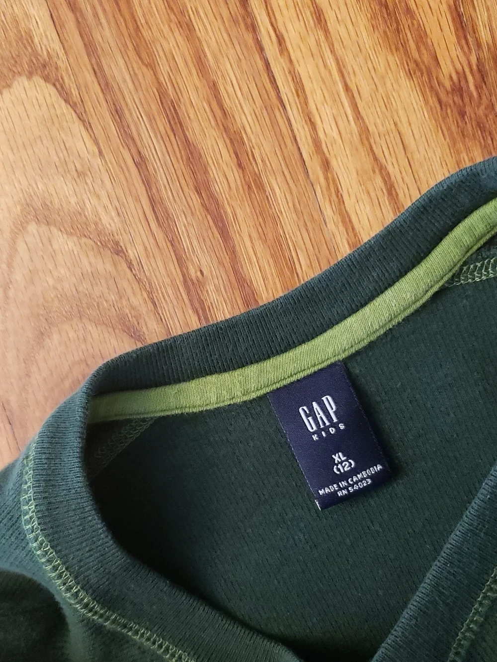 GAP Hunter/Forest Green Long-sleeve Tee Size: XL(12)